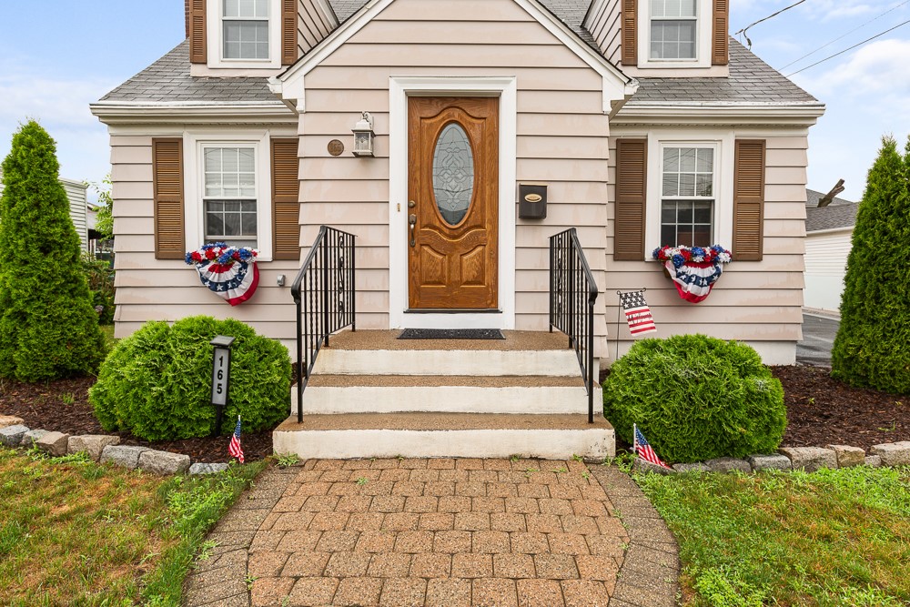 165 2nd Street Pawtucket, RI 02861 - Photo 4 of 49