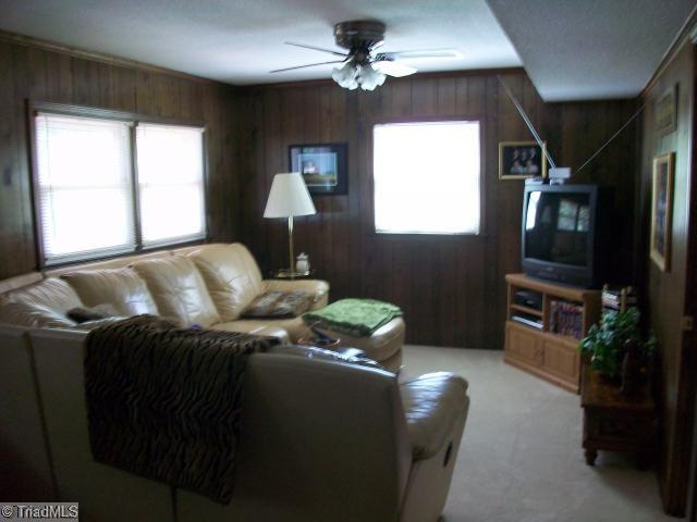 3207 Rolling Road High Point, NC 27265 - Photo 6 of 12 Den/Family/Great Room.