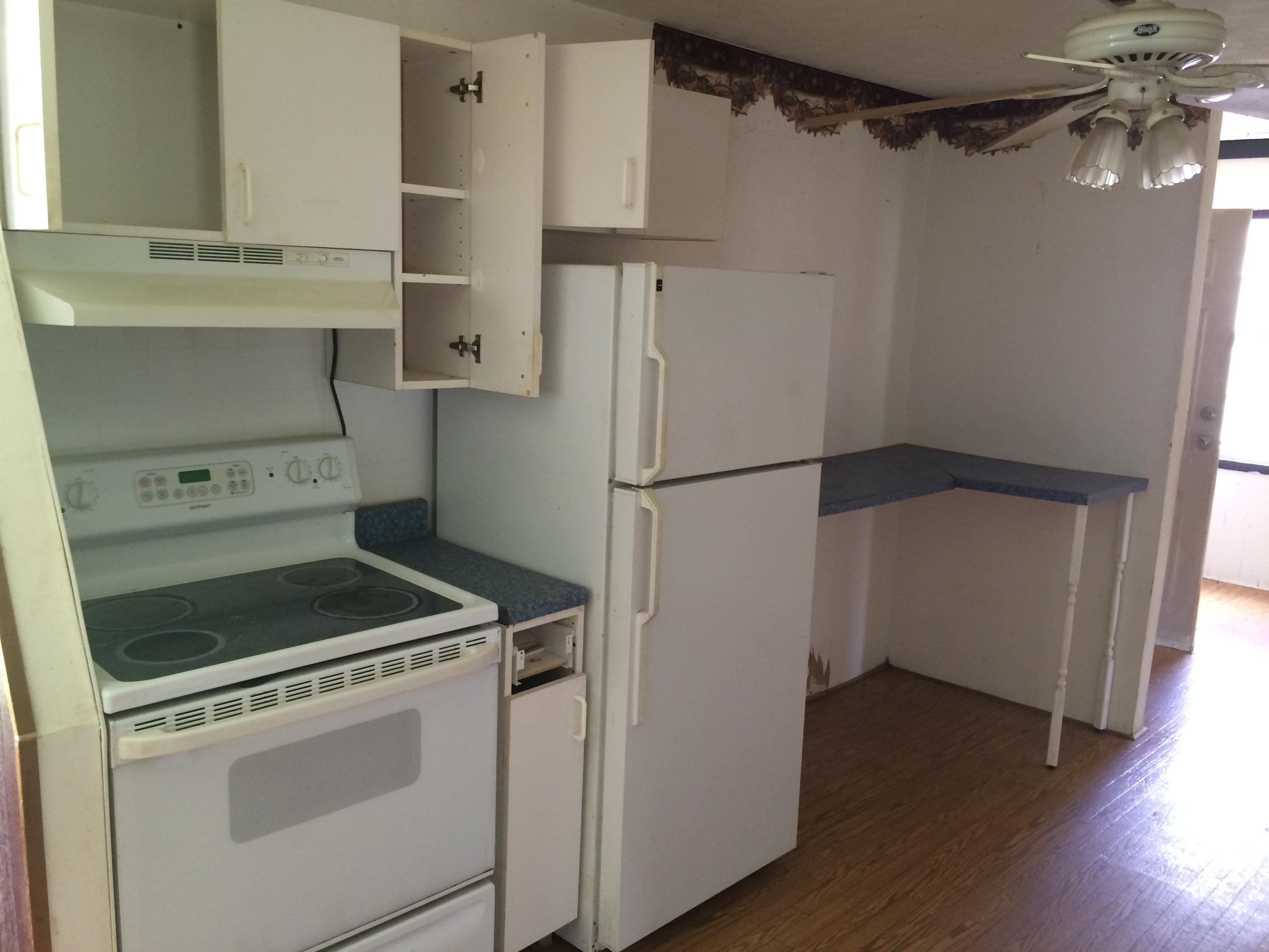 1919 Sandusky Road Knoxville, TN 37912 - Photo 4 of 12 Kitchen