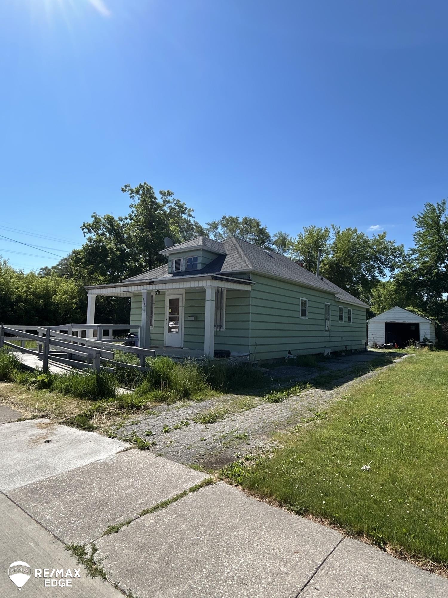 3326 Ruckle Street Saginaw, MI 48601 - Photo 3 of 19