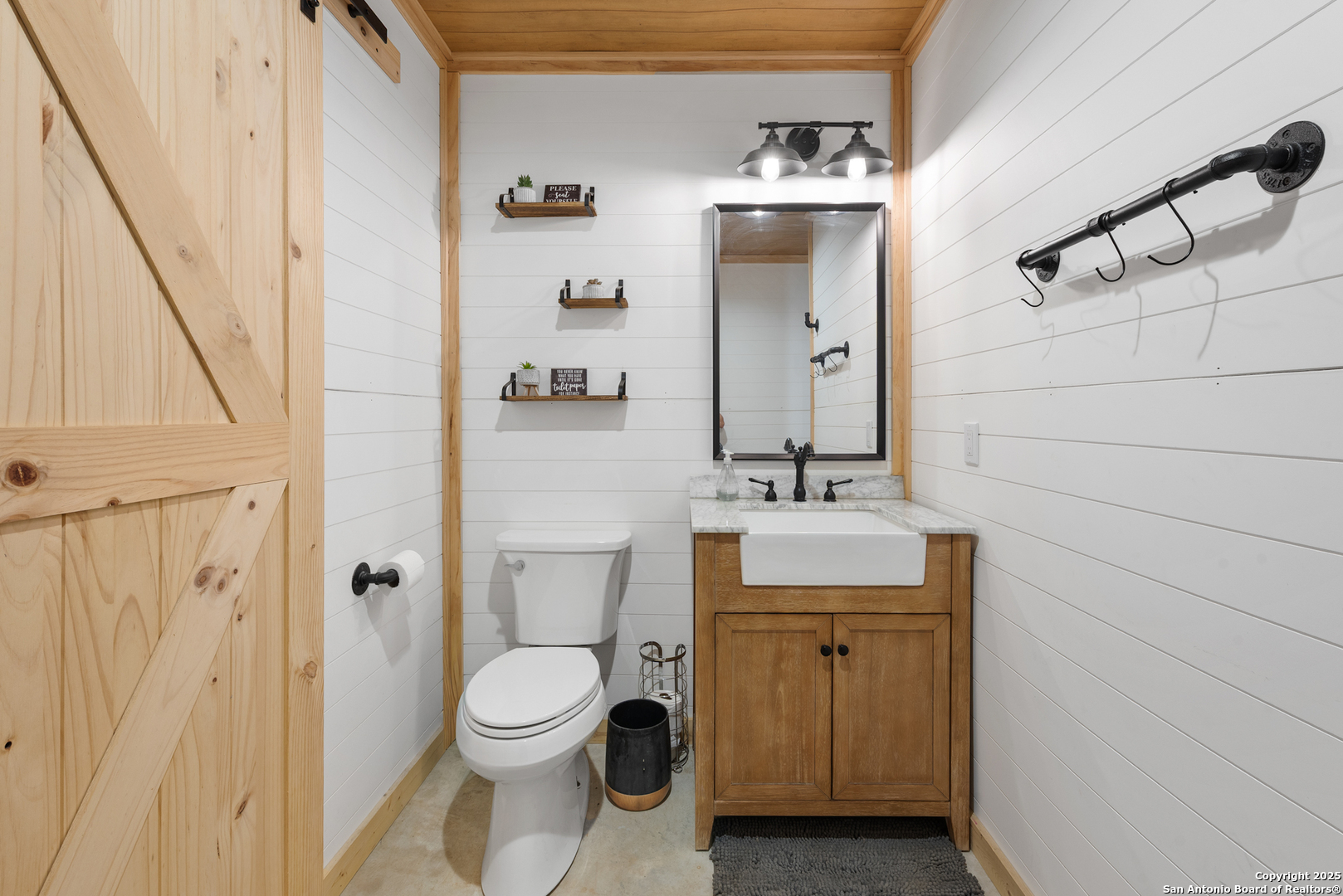 32139 Giboney Road Hempstead, TX 77445 - Photo 64 of 65 a bathroom with a sink a toilet and shower