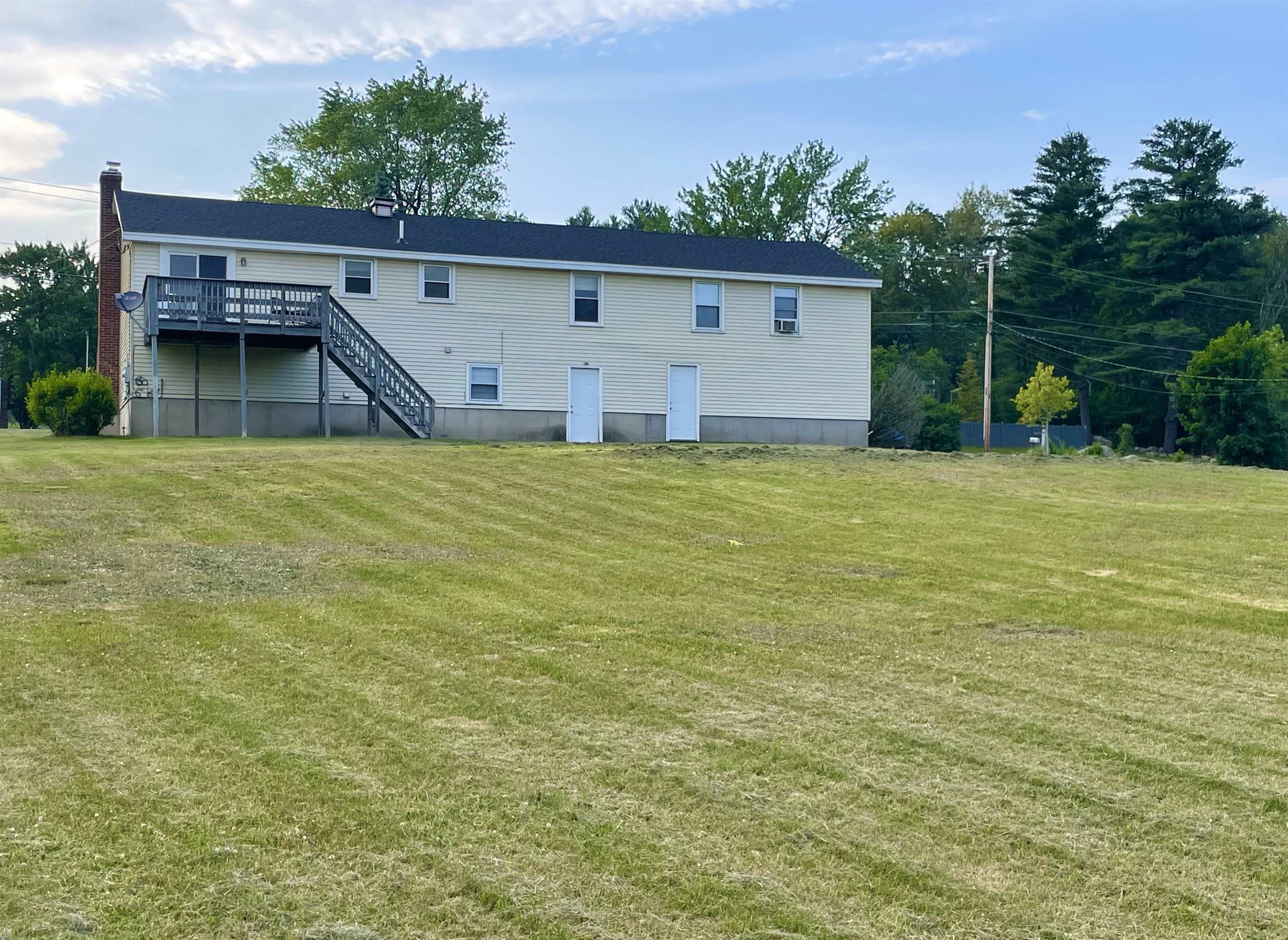 38 South Road Londonderry, NH 03053 - Photo 2 of 31