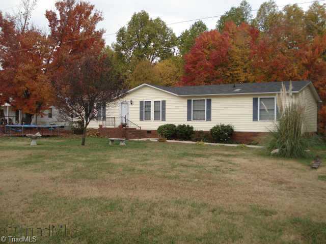 4984 Davis Road Winston-Salem, NC 27105 - Photo 1 of 2 Exterior Front.