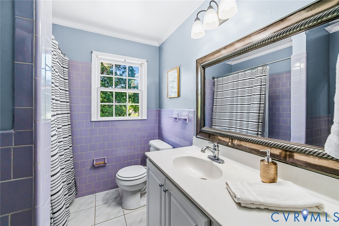 4407 Shoremeade Road North Chesterfield, VA 23234 - Photo 30 of 45 full hall bath
