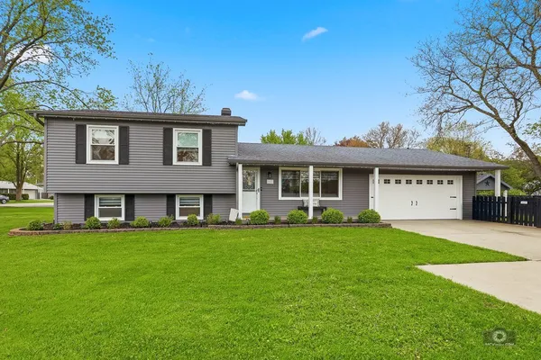 $497,000 | 26W350 Jewell Road, Winfield, IL 60190