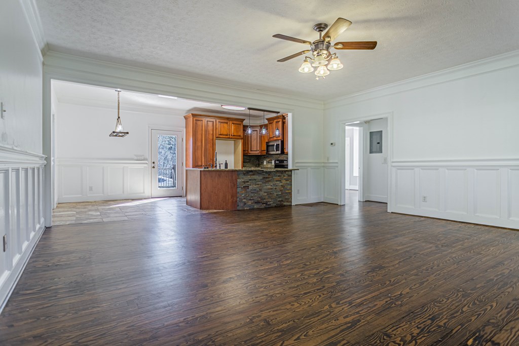 224 Pine Lake Road West Point, GA 31833 - Photo 4 of 37 Living Room