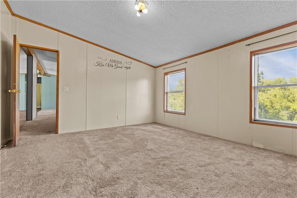 610 Pleasant Valley Road Washington, PA 15301 - Photo 26 of 27 an empty room with windows