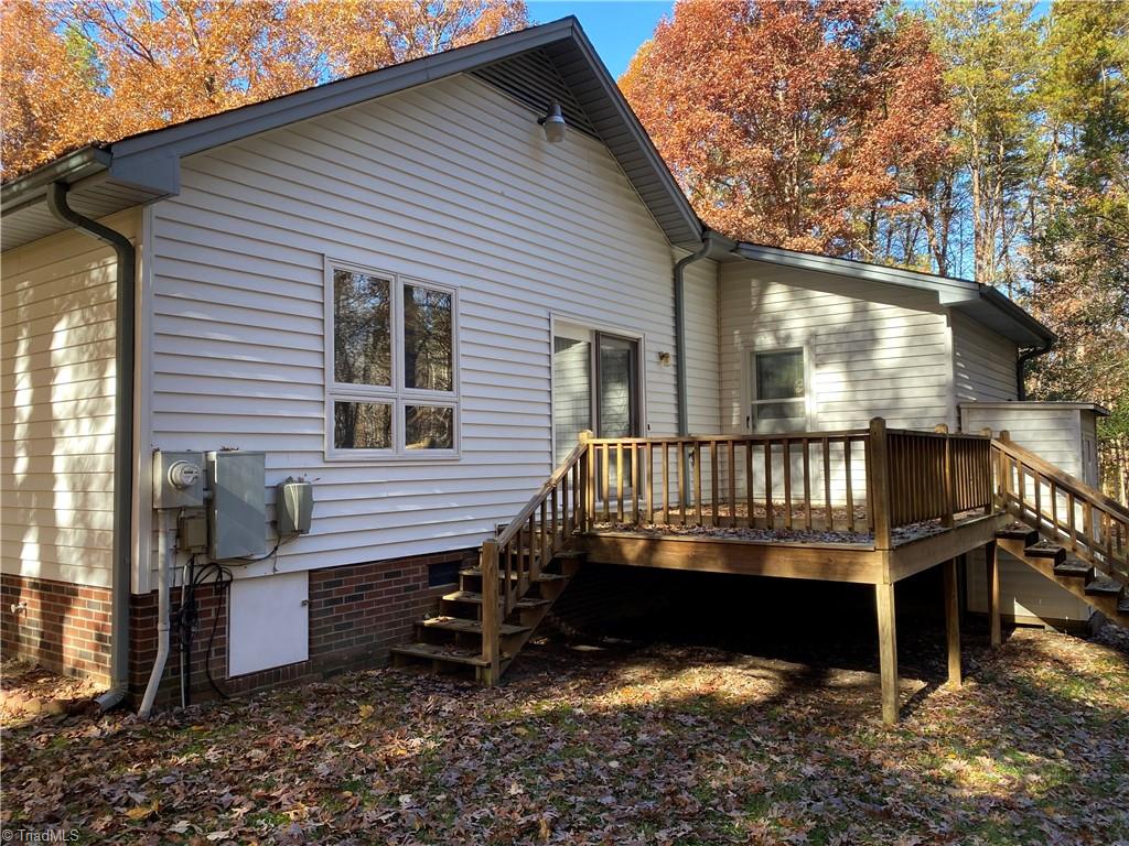 139 Ridgewood Drive Mount Airy, NC 27030 - Photo 2 of 36