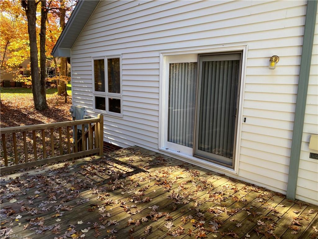 139 Ridgewood Drive Mount Airy, NC 27030 - Photo 4 of 36