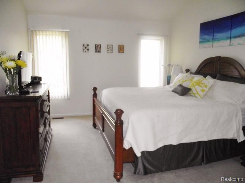 47057 Mornington Road Canton, MI 48188 - Photo 15 of 32 DSCF7047 (800x600).jpg