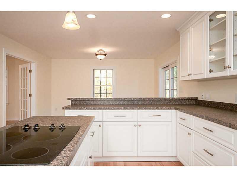 336 Emerys Bridge Road South Berwick, ME 03908 - Photo 8 of 35 Kitchen.