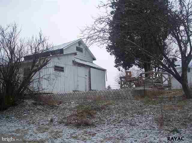 305 Red Mill Road Etters, PA 17319 - Photo 3 of 24 Gallery Image 3