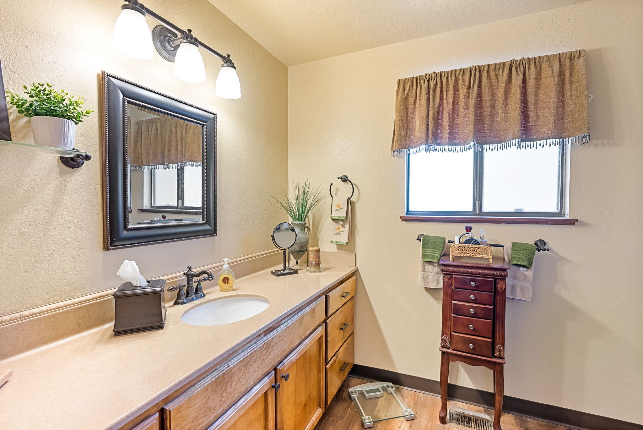 60000 Agate Road Bend, OR 97702 - Photo 29 of 48 79-web-or-mls-Riley Visuals-79
