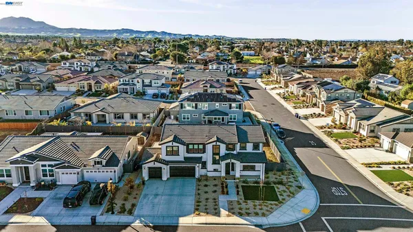 $1,095,000 | 259 Eagle Nest Drive, Oakley, CA 94561