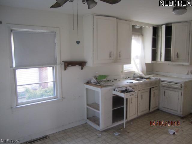 41797 Rambler Avenue Elyria, OH 44035 - Photo 4 of 9