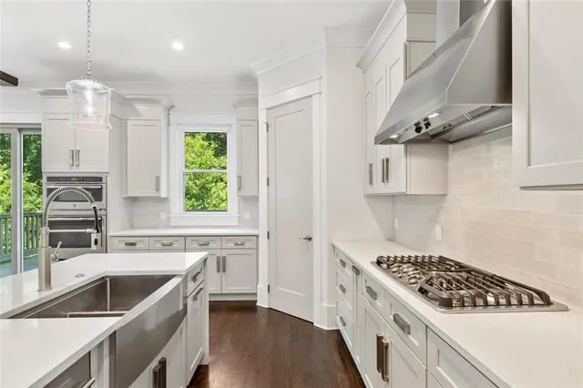 a close view of stove top oven