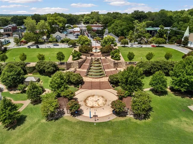 $900,000 | 5989 Kenn Mnr Way, Norcross, GA 30071