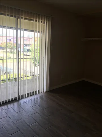 $825 | 5625 Antoine Drive, Unit 313, Houston, TX 77091