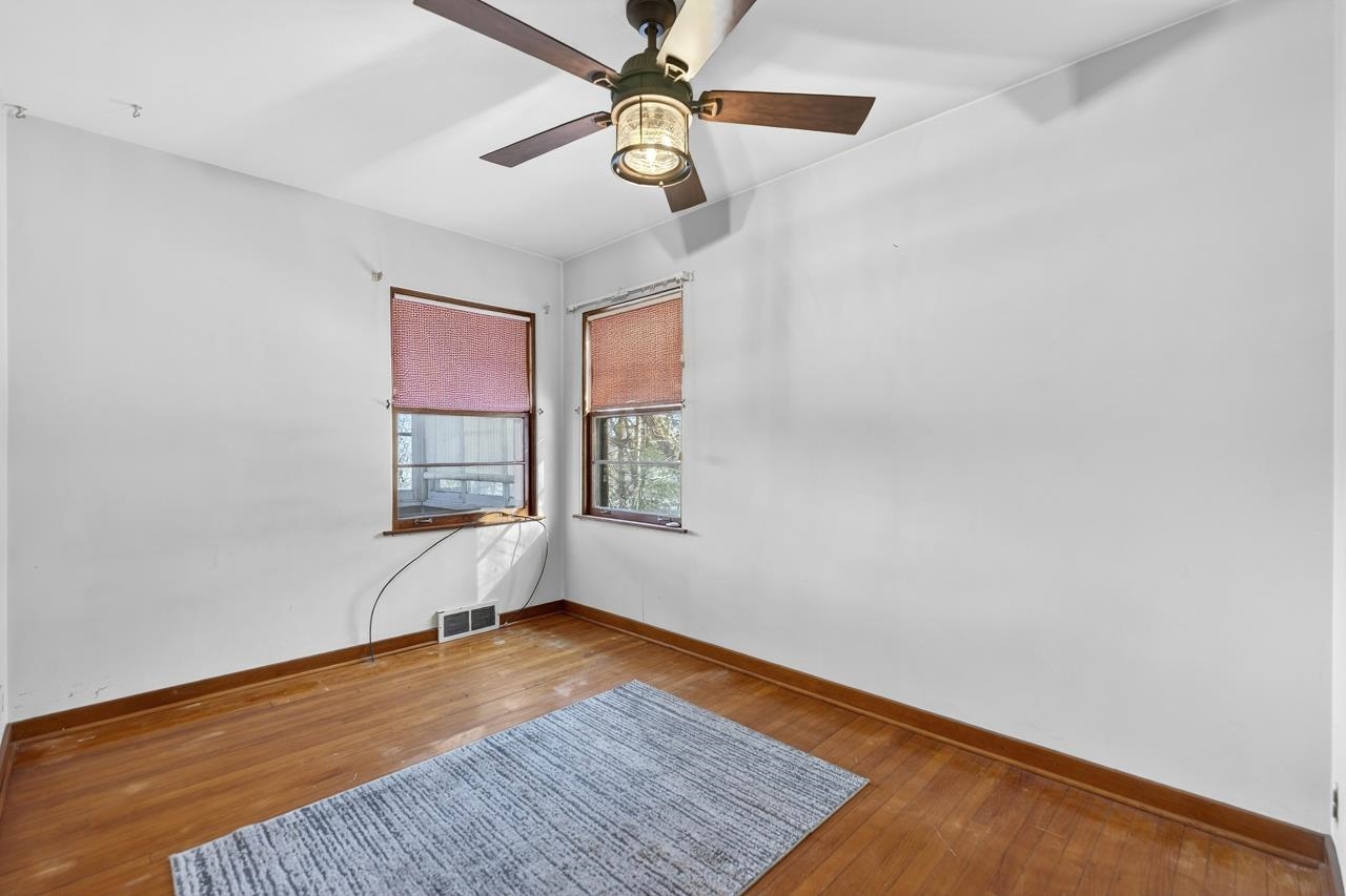 4215 Oaklane Road Rockford, IL 61109 - Photo 13 of 32