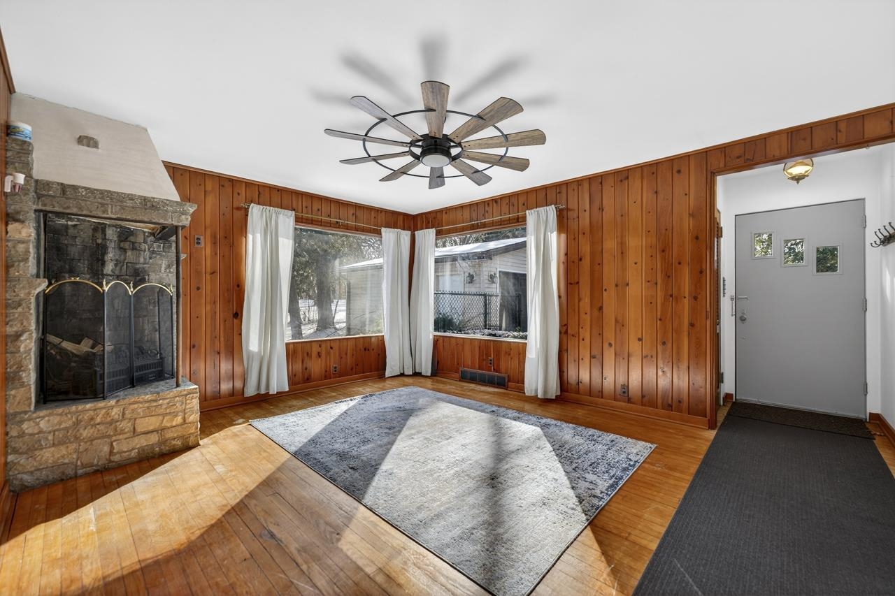 4215 Oaklane Road Rockford, IL 61109 - Photo 7 of 32