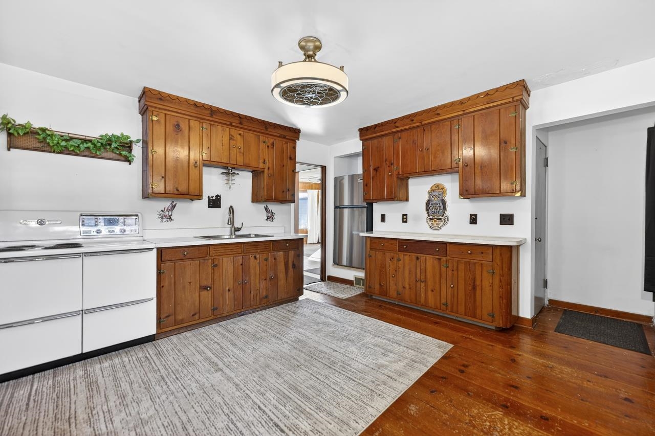 4215 Oaklane Road Rockford, IL 61109 - Photo 8 of 32