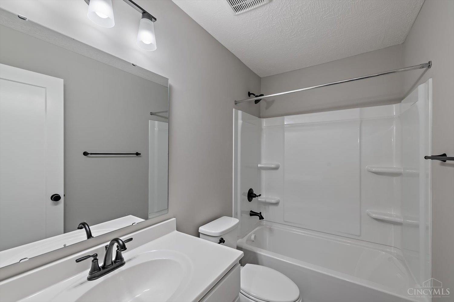 623 Tradition Ridge, Unit 80102 Cincinnati, OH 45245 - Photo 17 of 25 Gallery Image 17