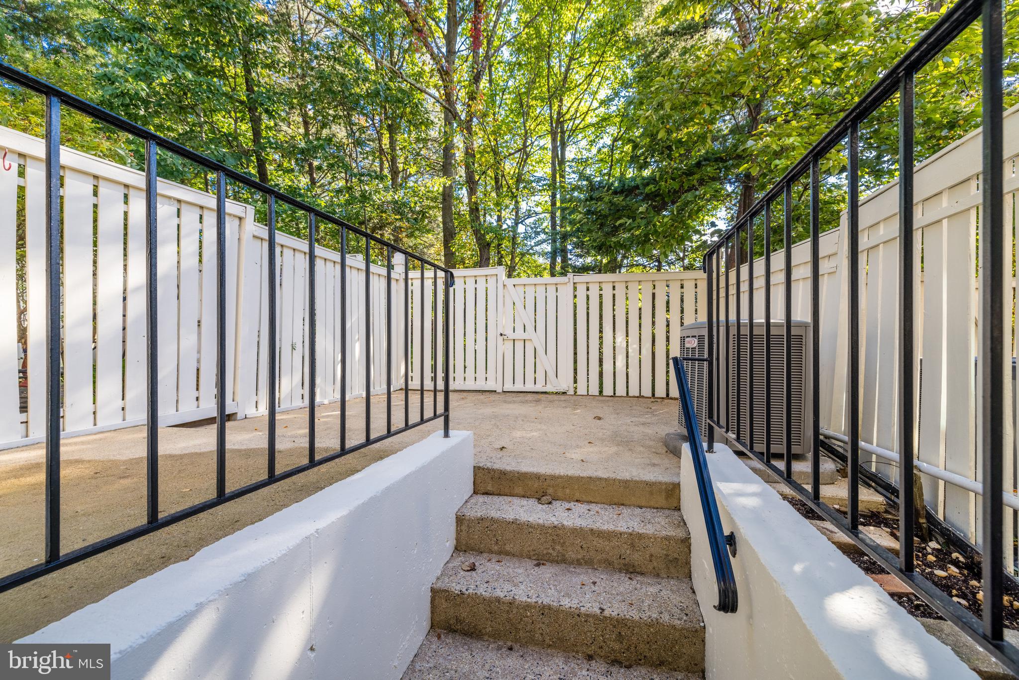 1616 Fieldthorn Drive Reston, VA 20194 - Photo 39 of 46