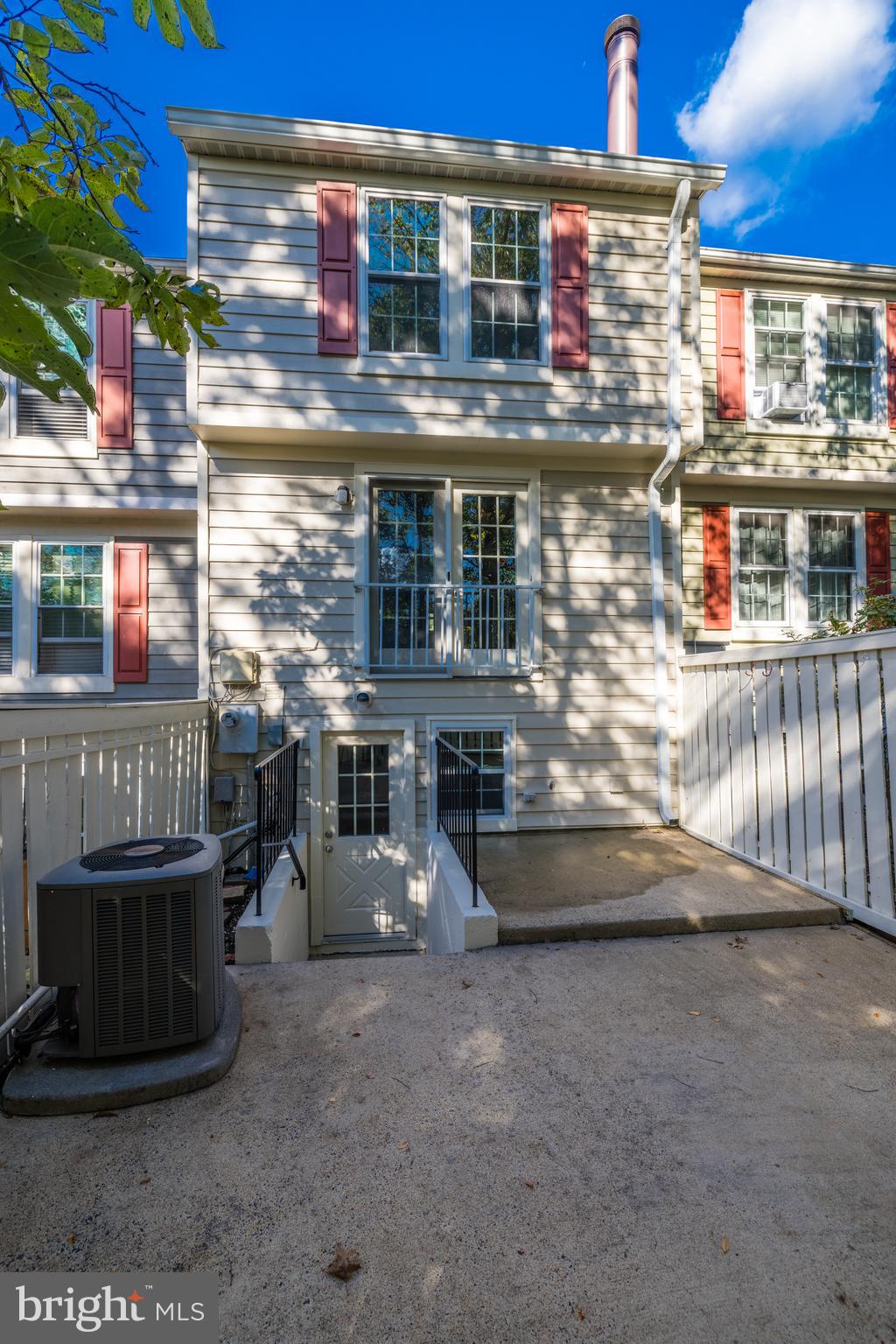 1616 Fieldthorn Drive Reston, VA 20194 - Photo 43 of 46
