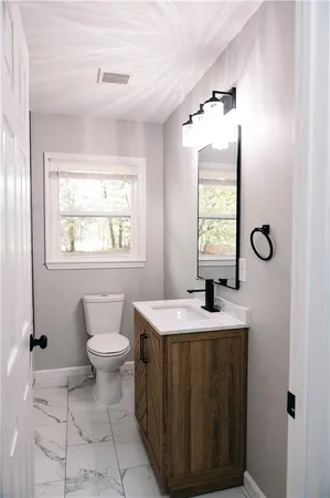 $324,999 | 19 South Central Avenue Southeast, Lindale, GA 30147