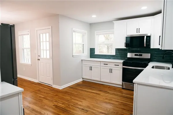 $324,999 | 19 South Central Avenue Southeast, Lindale, GA 30147