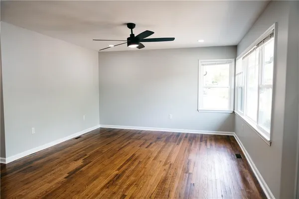 $324,999 | 19 South Central Avenue Southeast, Lindale, GA 30147