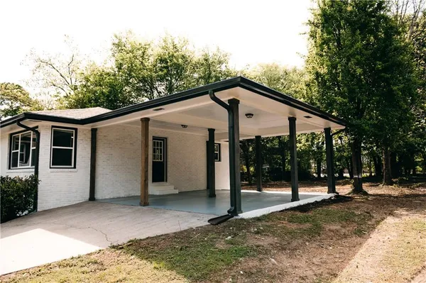 $324,999 | 19 South Central Avenue Southeast, Lindale, GA 30147