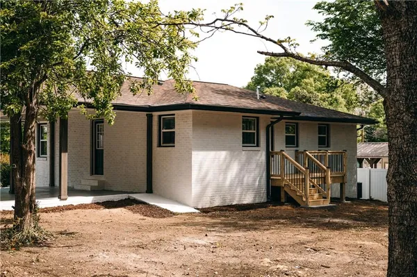 $324,999 | 19 South Central Avenue Southeast, Lindale, GA 30147