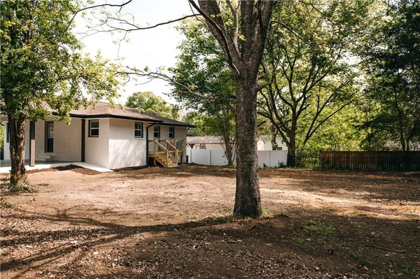 $324,999 | 19 South Central Avenue Southeast, Lindale, GA 30147