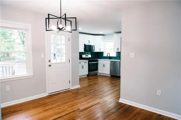 $324,999 | 19 South Central Avenue Southeast, Lindale, GA 30147