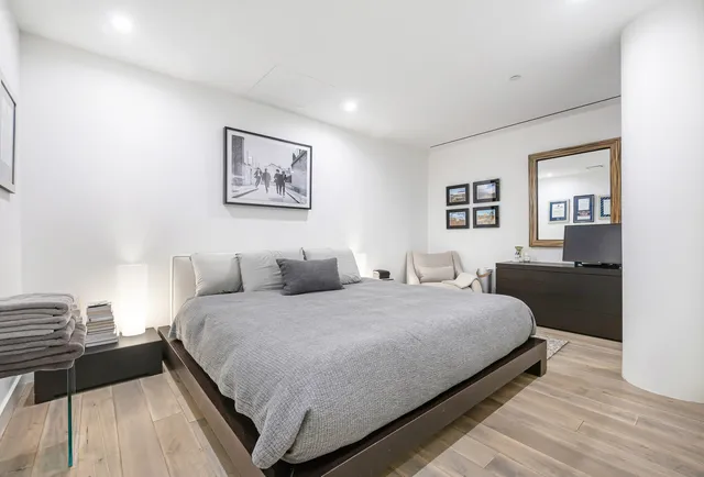 $5,795,000 | 15 Renwick Street, Unit TH3 | Hudson Square