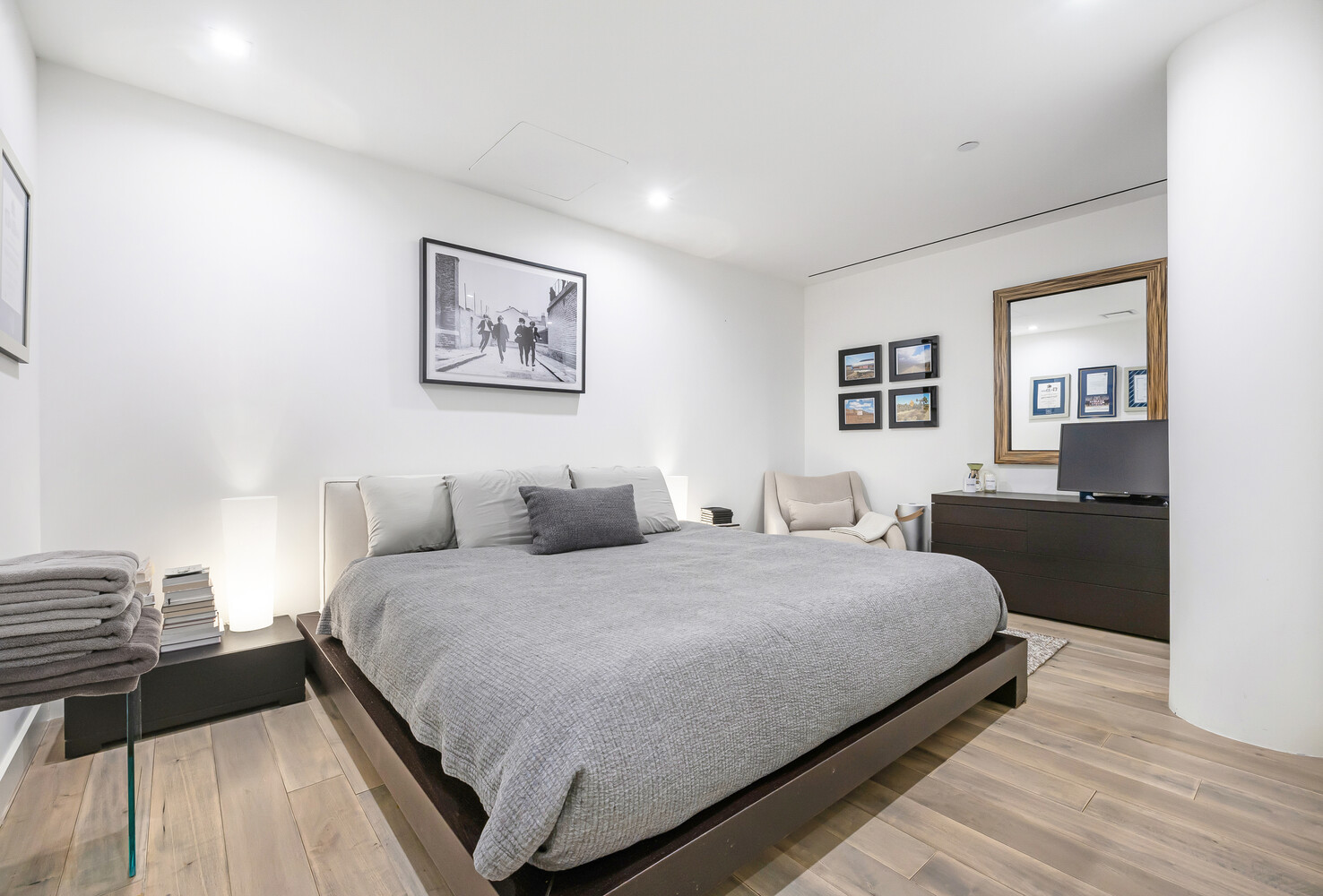 15 Renwick Street, Unit TH3 Manhattan, NY 10013 - Photo 21 of 28 a bedroom with a bed and a painting