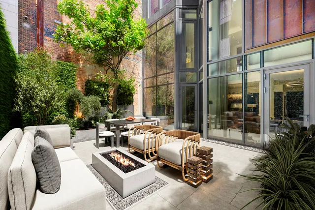 $5,795,000 | 15 Renwick Street, Unit TH3 | Hudson Square