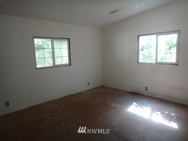 407 Manners Road Rochester, WA 98579 - Photo 8 of 15