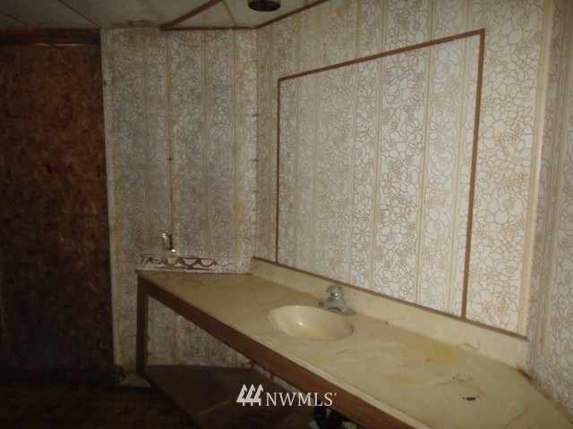 407 Manners Road Rochester, WA 98579 - Photo 9 of 15