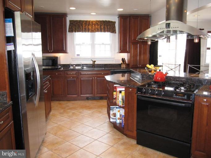 1349 Locust Road Northwest Washington, DC 20012 - Photo 7 of 25 Kitchen