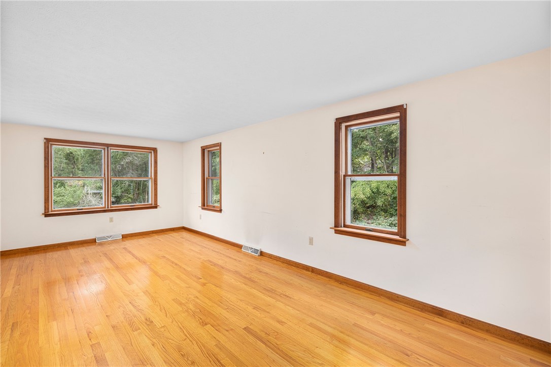 2410 Division Road East Greenwich, RI 02818 - Photo 16 of 42 Gallery Image 16