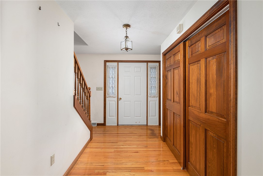 2410 Division Road East Greenwich, RI 02818 - Photo 4 of 42 Gallery Image 4