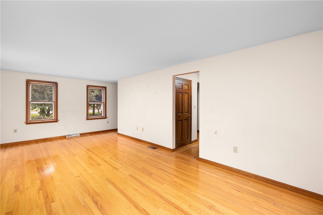 2410 Division Road East Greenwich, RI 02818 - Photo 5 of 42 Gallery Image 5