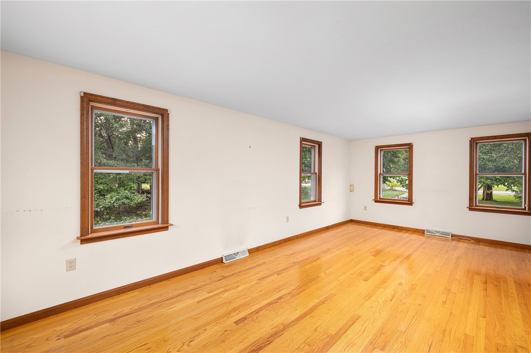 2410 Division Road East Greenwich, RI 02818 - Photo 6 of 42 Gallery Image 6