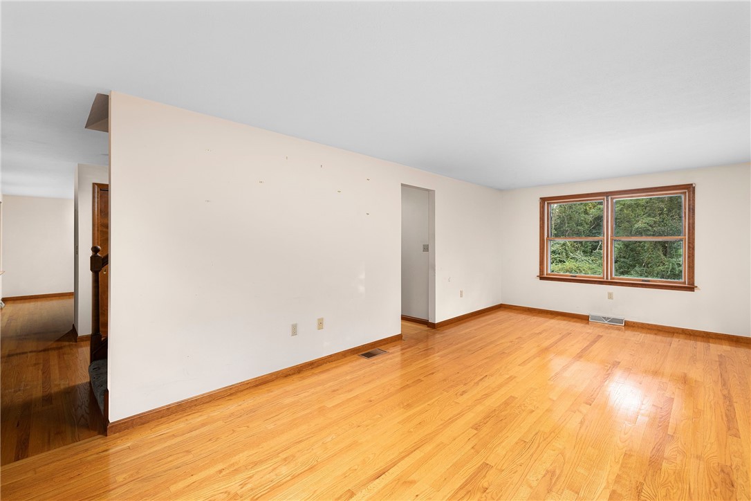 2410 Division Road East Greenwich, RI 02818 - Photo 7 of 42 Gallery Image 7