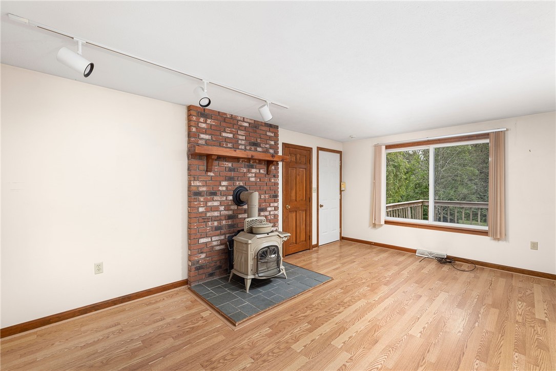 2410 Division Road East Greenwich, RI 02818 - Photo 8 of 42 Gallery Image 8