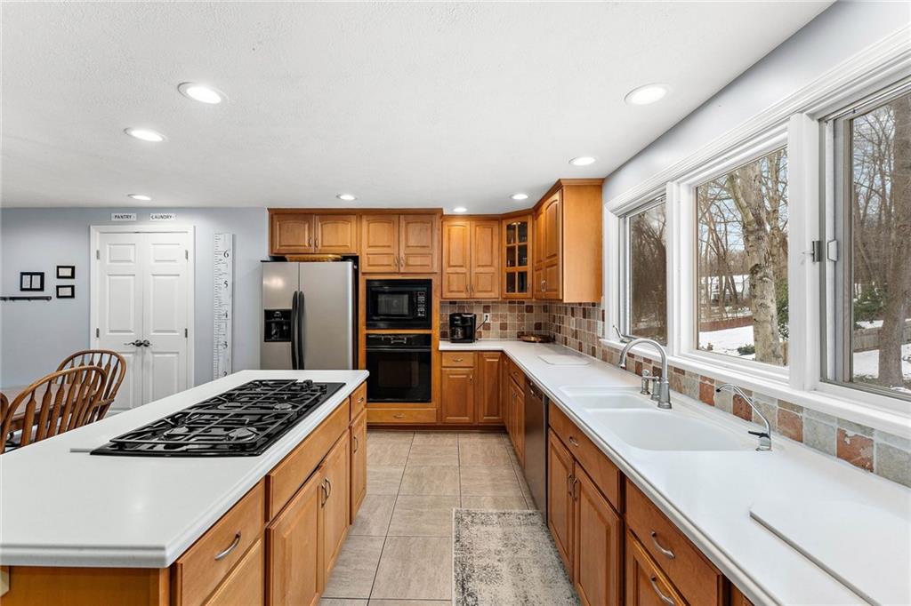 1548 Ingomar Heights Road Pittsburgh, PA 15237 - Photo 8 of 30 Gallery Image 8