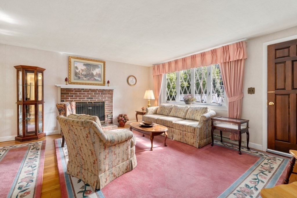 76 Lexington Street Burlington, MA 01803 - Photo 13 of 29
