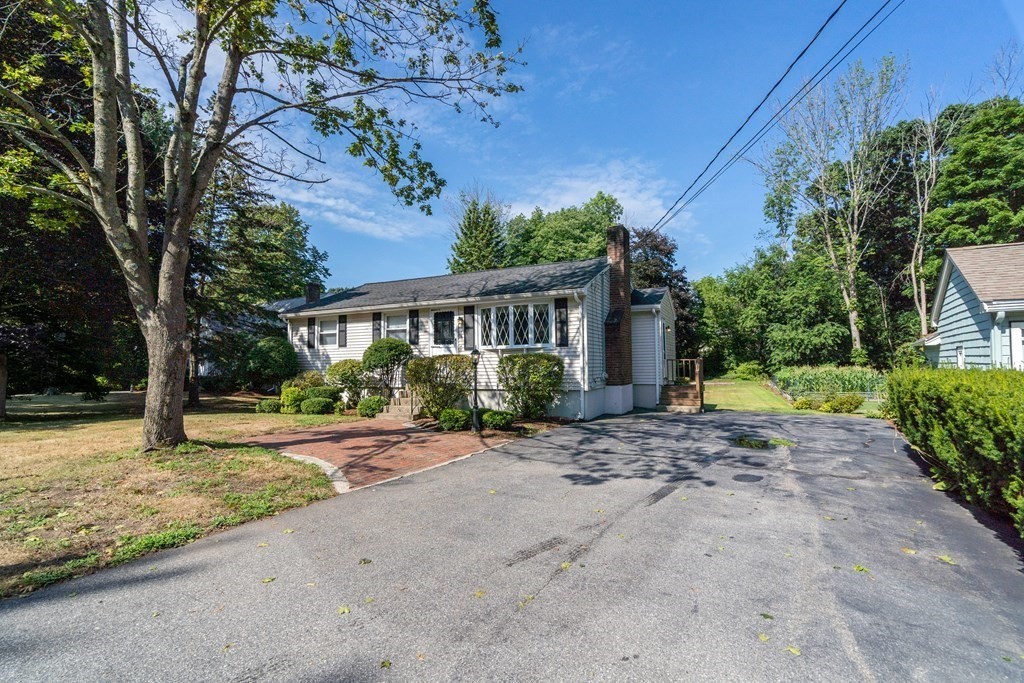 76 Lexington Street Burlington, MA 01803 - Photo 2 of 29